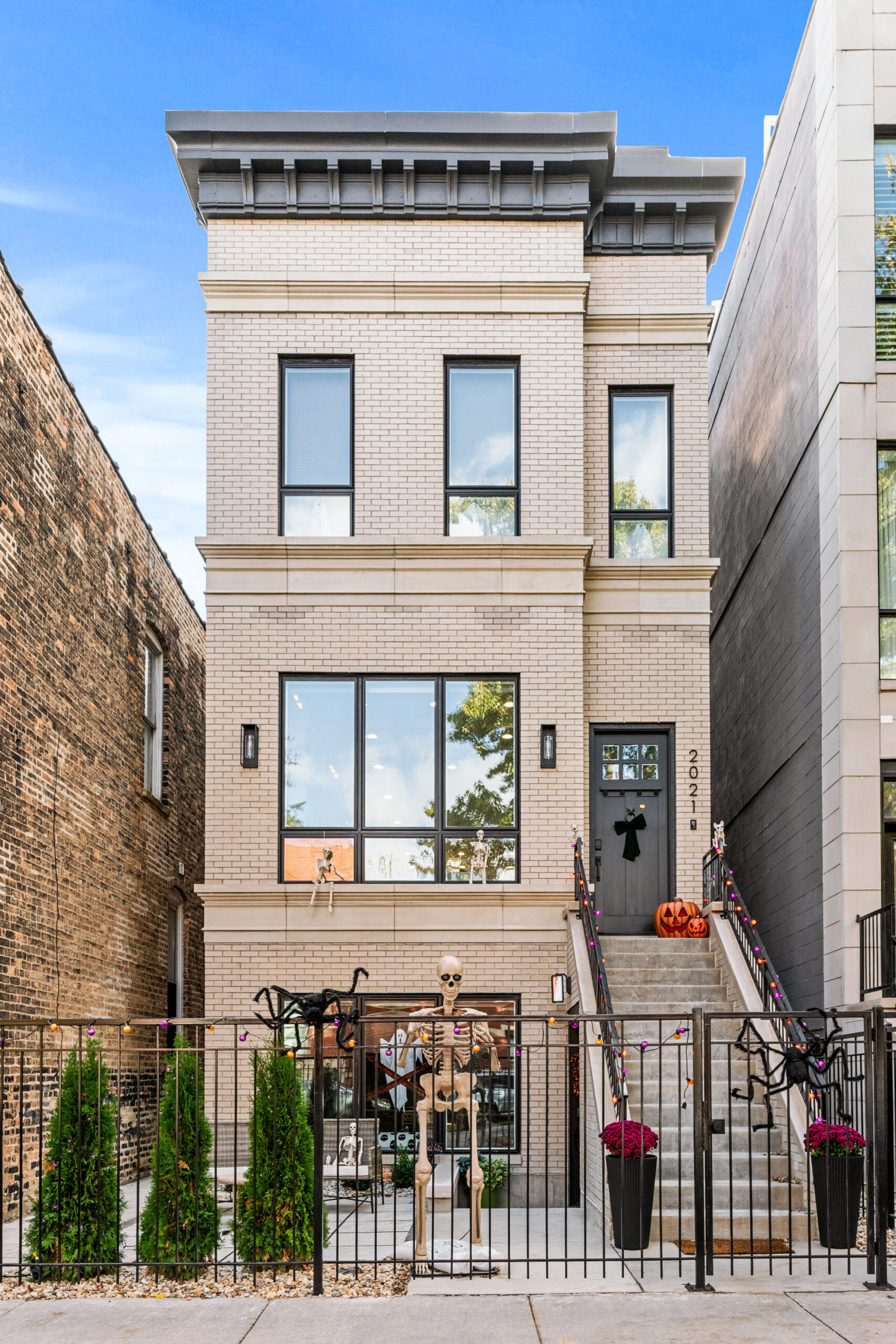 2021 W Erie St (47)